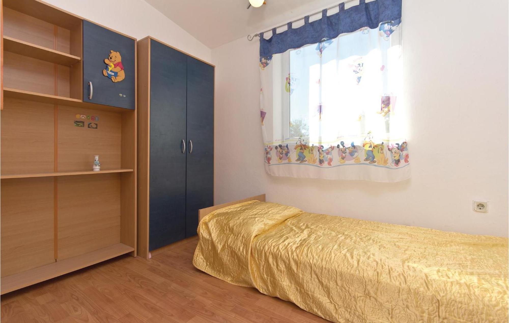 3 Bedroom Gorgeous Apartment In Marčana エクステリア 写真