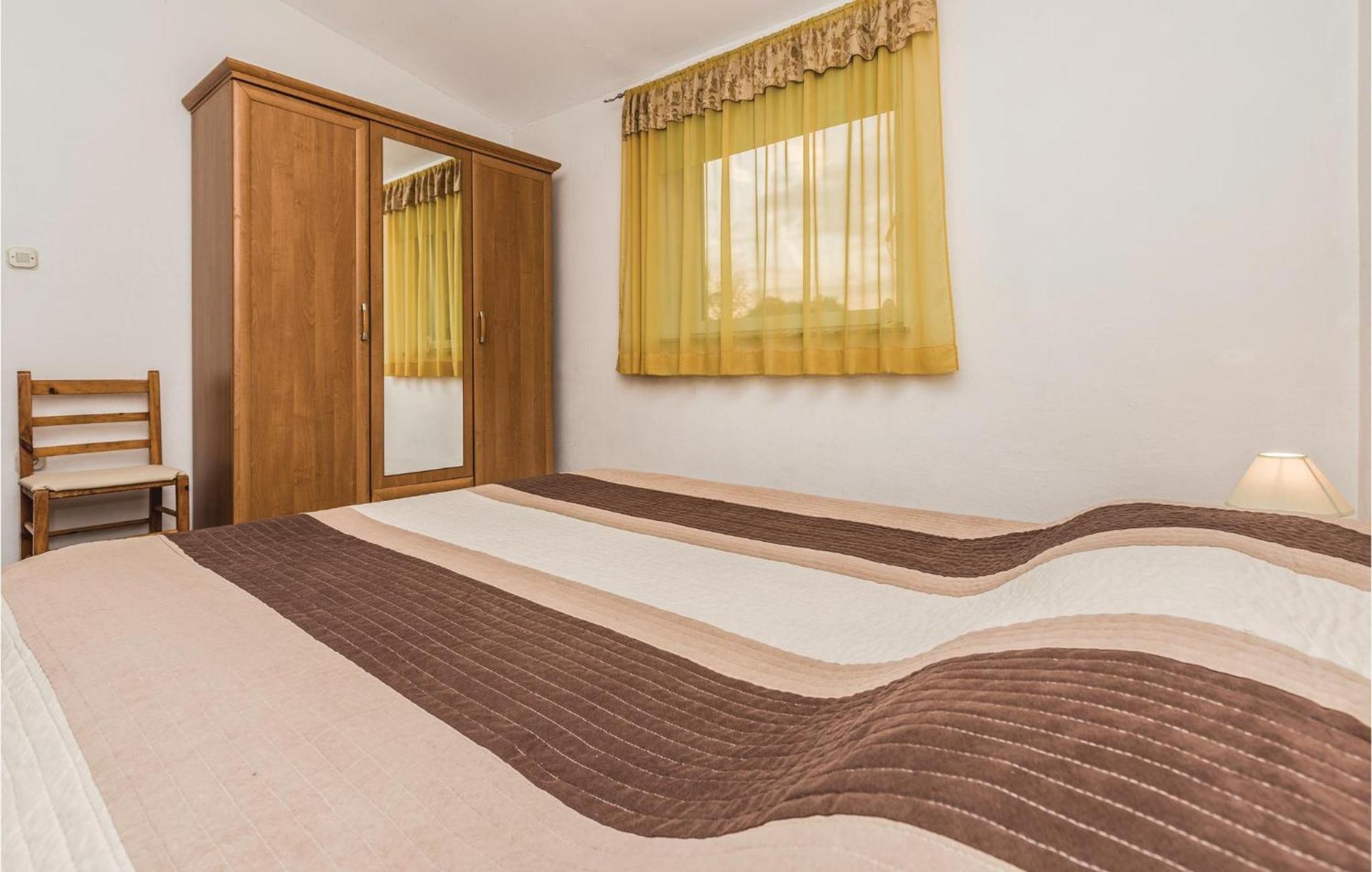 3 Bedroom Gorgeous Apartment In Marčana エクステリア 写真