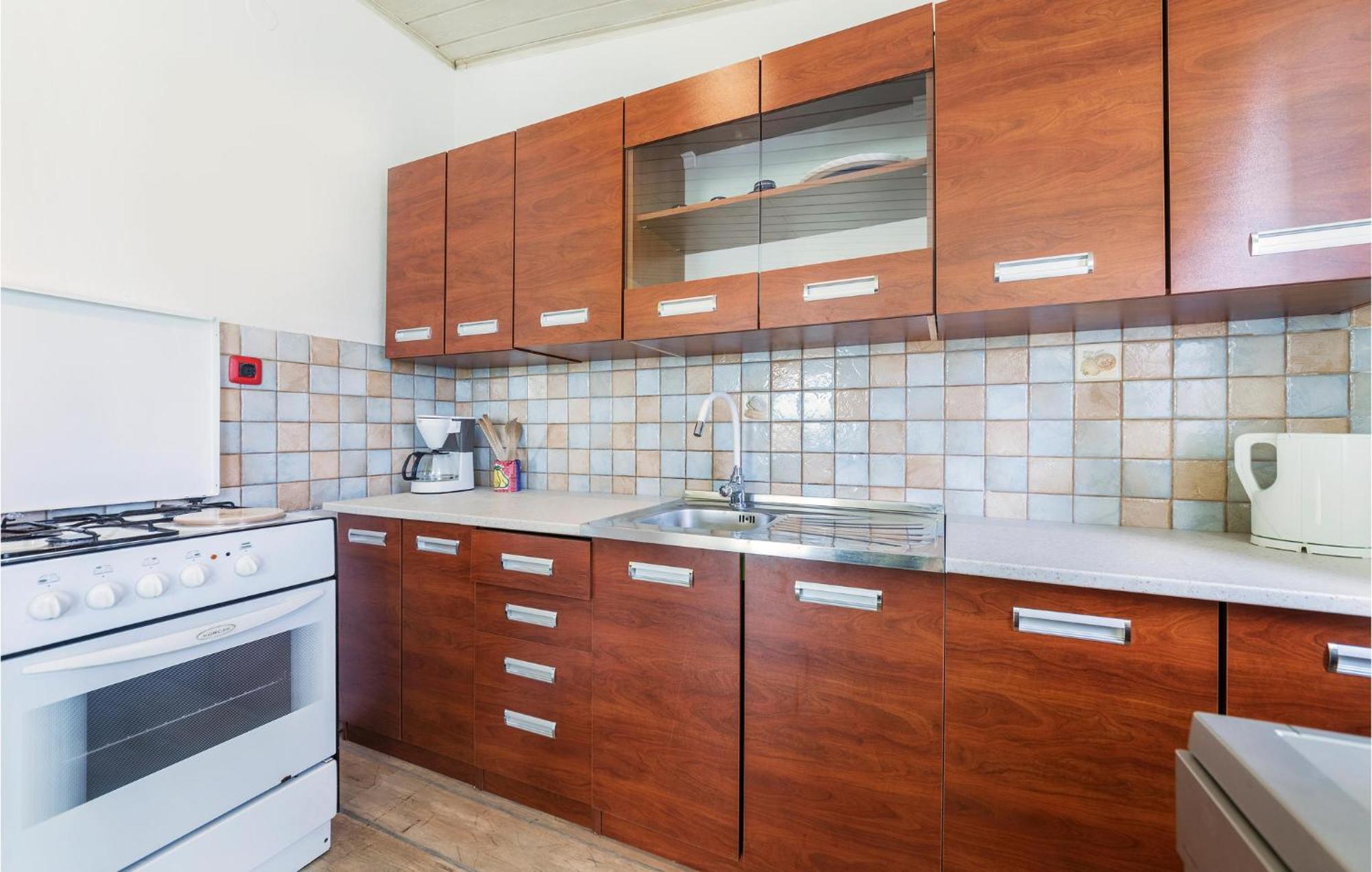 3 Bedroom Gorgeous Apartment In Marčana エクステリア 写真