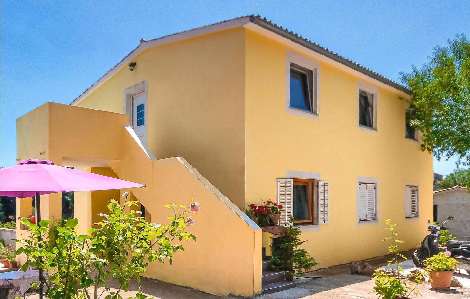 3 Bedroom Gorgeous Apartment In Marčana エクステリア 写真